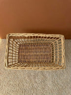 Panier en osier tressé