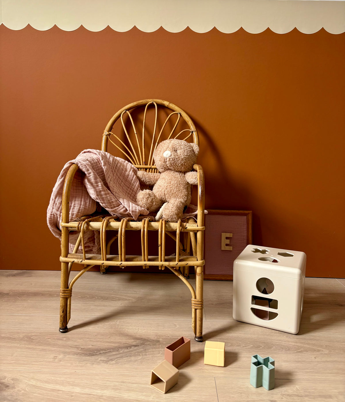 Chaise enfant en rotin vintage