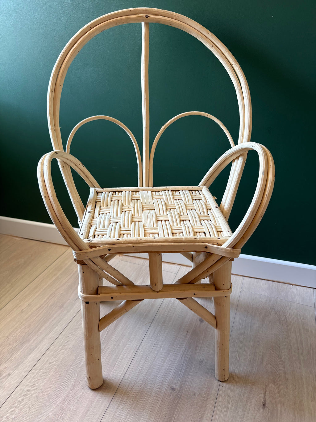 Joli fauteuil enfant arrondi