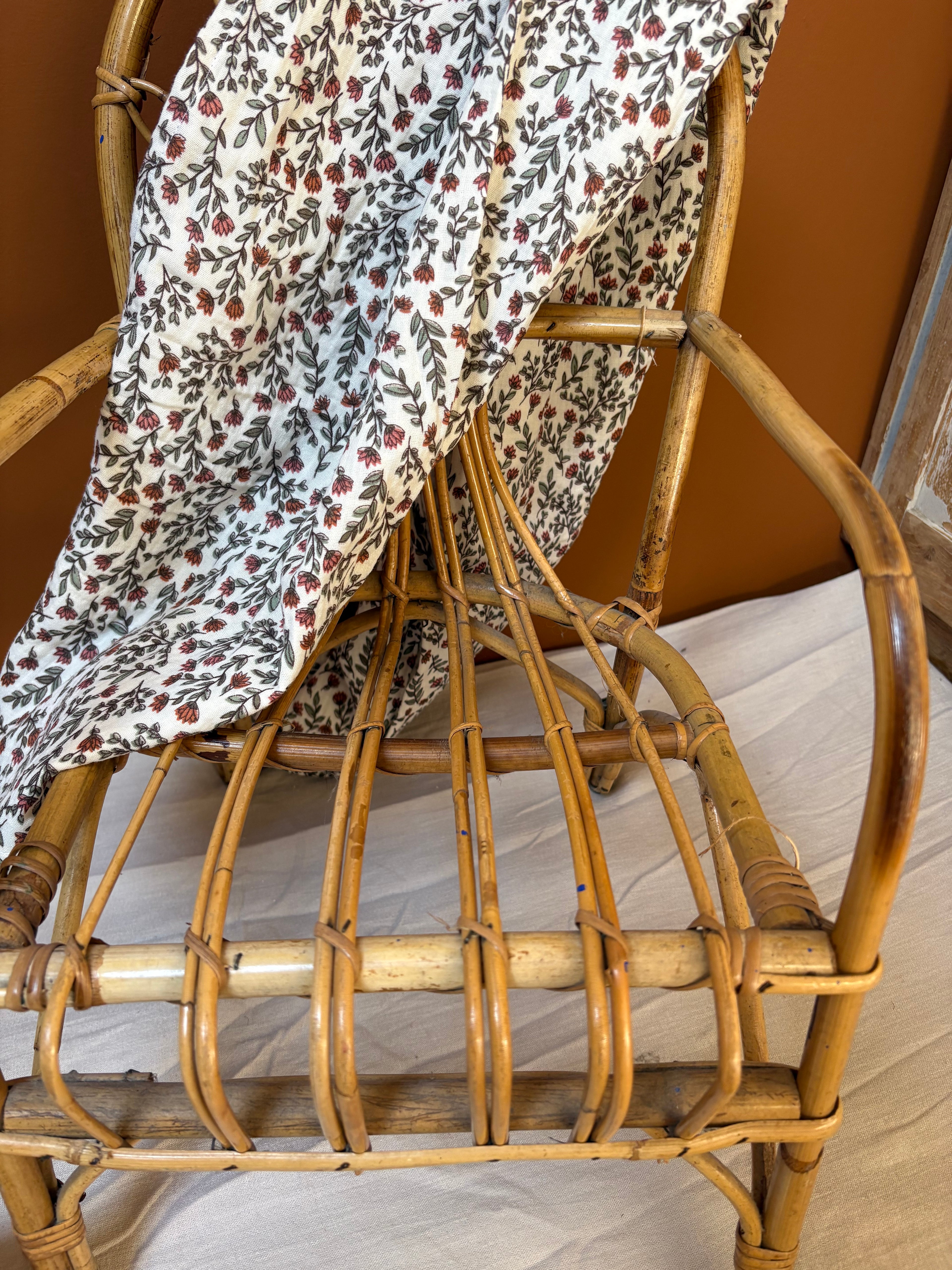 Chaise enfant en rotin vintage
