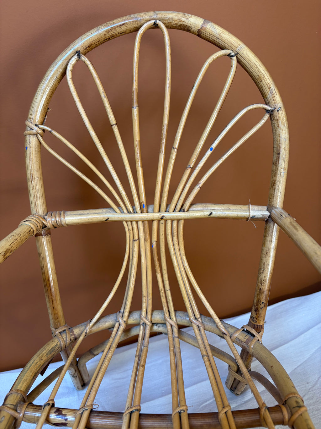 Chaise enfant en rotin vintage